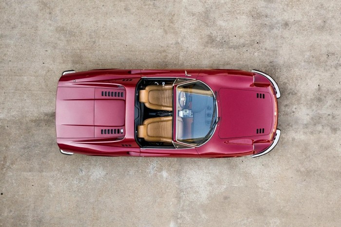 Esős napon öröm a szemnek egy ilyen Dino 8