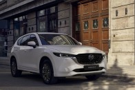 Alkalmazkodóbb lesz a Mazda crossovere 48