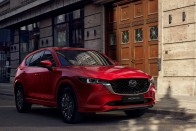 Alkalmazkodóbb lesz a Mazda crossovere 47