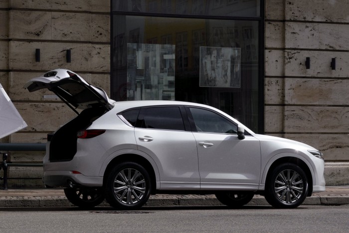 Alkalmazkodóbb lesz a Mazda crossovere 4 Alkalmazkodóbb lesz a Mazda crossovere 4