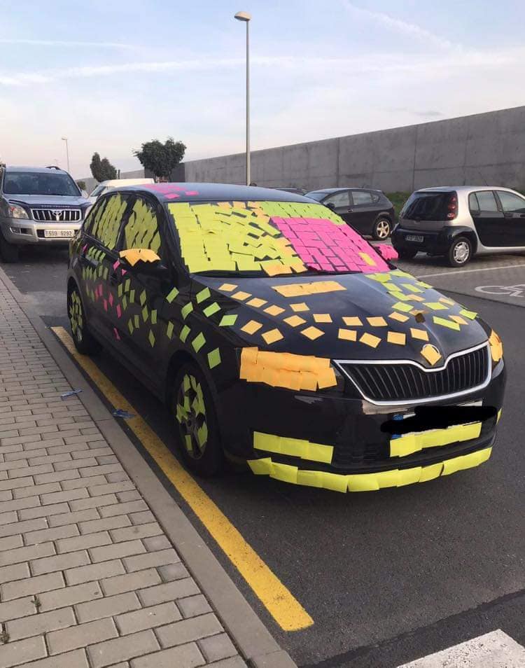 Purhabbal fújták tele egy BMW belterét, és jót röhögtek a dolgon 1