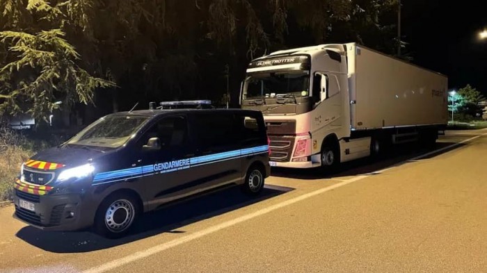 145 km/órával száguldó kamionost kapcsoltak le 1