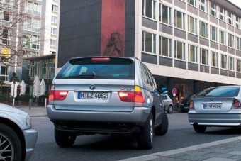 Itt már súlyhoz kötött a parkolási díj