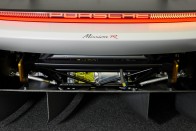 Ezer lóerős elektromos versenyautót mutatott be a Porsche 69