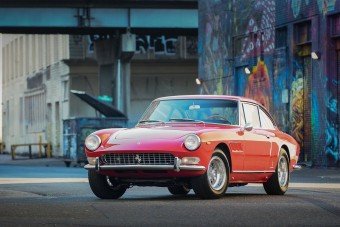 Azonnal túrára indulnánk egy ilyen Ferrarival