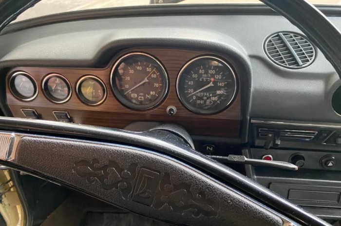 Szédítően sok pénzt kérnek ezért a 754 kilométert futott Ladáért 6