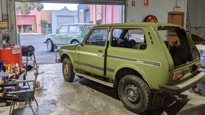 Ausztráliában lett fali dísz a félbevágott Lada Nivából 2
