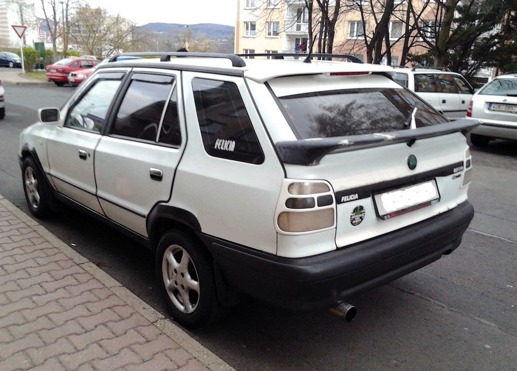Ezek a cseh Skodák sem úszták meg a borzasztó tuningot 15 Ezek a cseh Skodák sem úszták meg a borzasztó tuningot 15