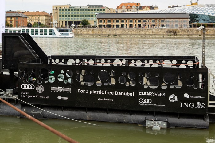 Az Audi megtisztítja a szeméttől a budapesti Dunát