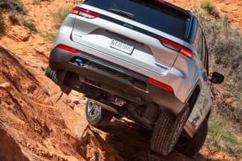 Videón a vadonatúj Jeep Grand Cherokee