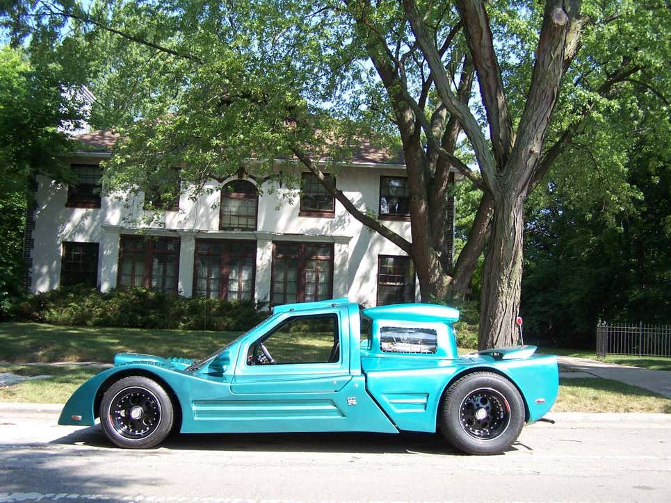 Ilyen egy szupersportautó, amit a százforintos boltban árulnak 4