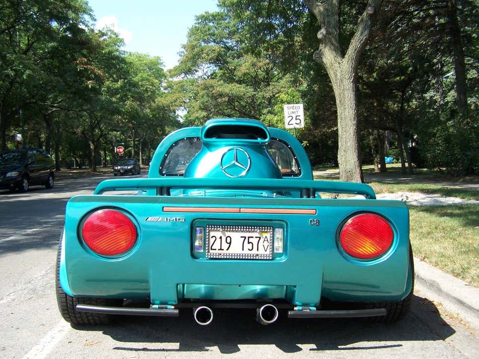 Ilyen egy szupersportautó, amit a százforintos boltban árulnak 3