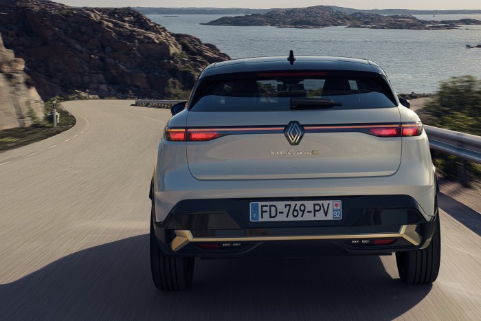 Villanyautóként folytatja a Renault Mégane 9