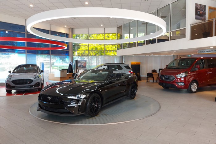 Ennyit kell spórolni egy magyarnak egy új autóra