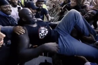 Shaquille O'Neal másfél mázsájával ugrott bele a tömegbe
