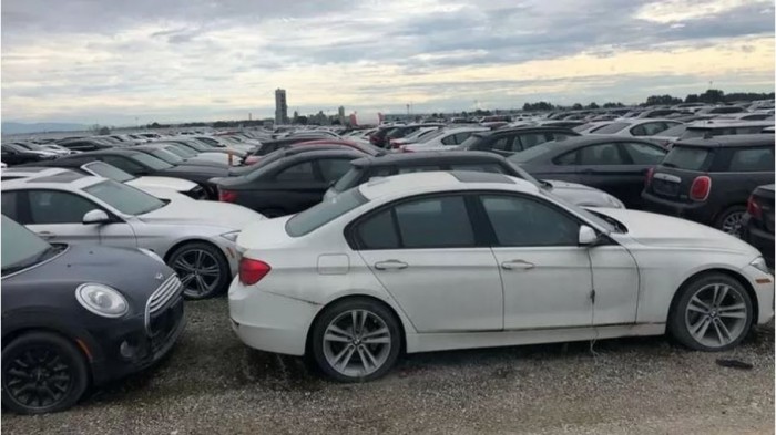 Több ezer, sosem használt BMW rozsdásodik egy kanadai telepen, már 6 éve 1