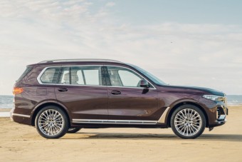 Ennek a BMW X7-esnek párját ritkítóan csodás belteret készítettek Japánban