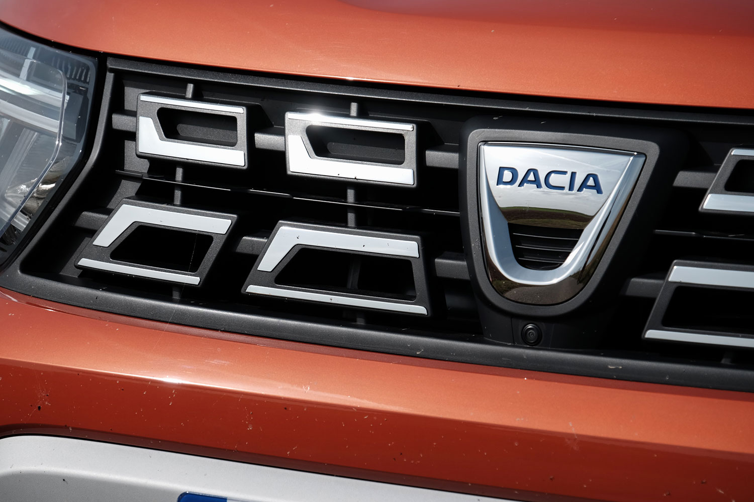 Új SUV 4 millió alatt? Itt a frissített Dacia Duster 10