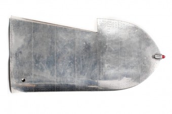 Menő íróasztal lett a XX. század legendás repülőjének szárnyából