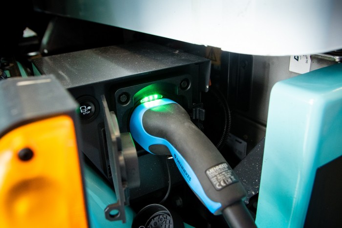 Történelmi pillanat az egykori Hungarocamion telephelyén 2