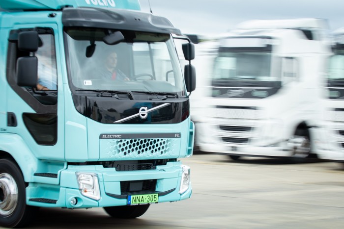 Történelmi pillanat az egykori Hungarocamion telephelyén 1