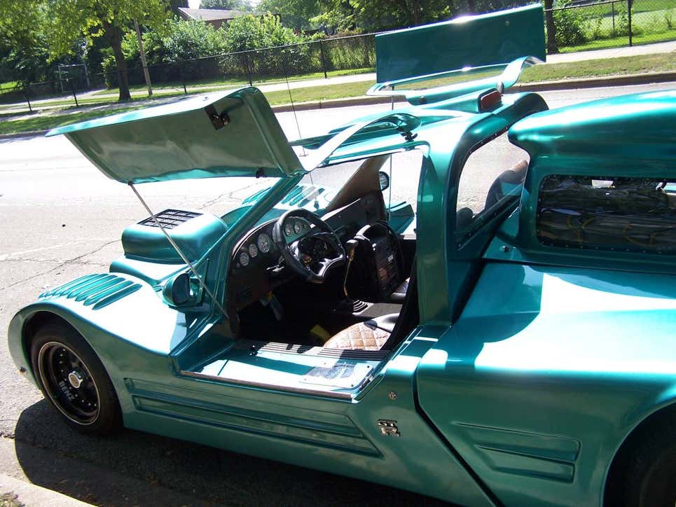 Ilyen egy szupersportautó, amit a százforintos boltban árulnak 6