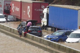 Pár óra alatt zúdult le két hónapnyi eső