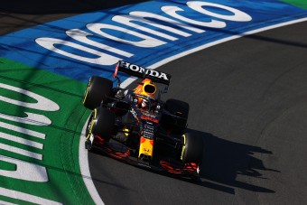 F1: Verstappen simán nyert hazai pályán