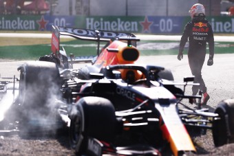 F1: Verstappen le se tojta Hamiltont