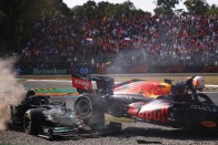 F1: Verstappen le se tojta Hamiltont 1