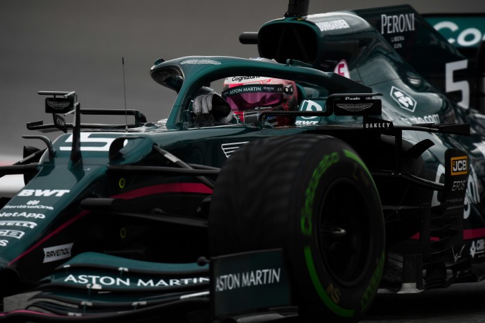 F1: Nem Vettel, csak az Aston Martin égeti magát