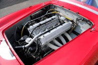 Nem hiszed el, mennyit ért ez a régi Ferrari 32