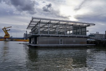 Vízen úszó tehénfarm épült Hollandiában