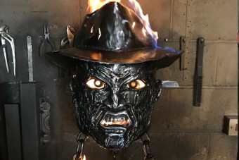 Ez a kerti tűzhely halálra rémíti a szomszédokat