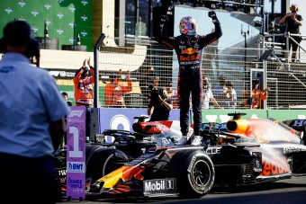 Verstappen: Hihetetlen, ami történik!
