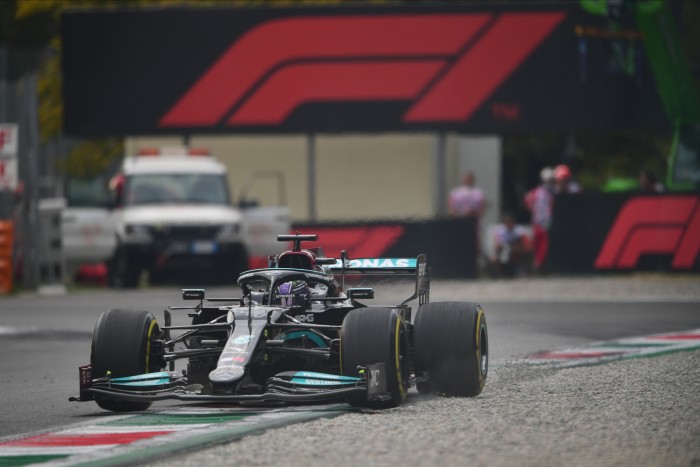 Hamilton: Egyetlen ponttal is buktunk már el