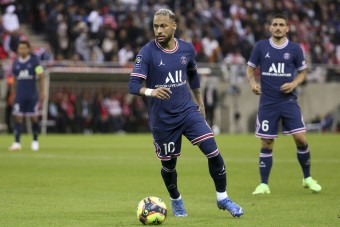 Csillagászati összeget fizettek Neymarért