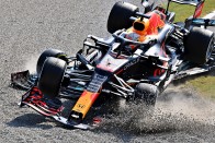 F1: Verstappen helyretette Hamiltont 1