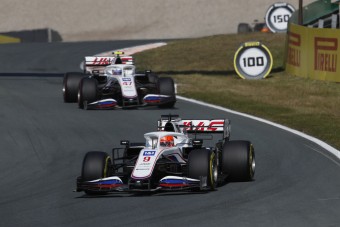 F1: Bejelentette jövő évi versenyzőpárosát a Haas