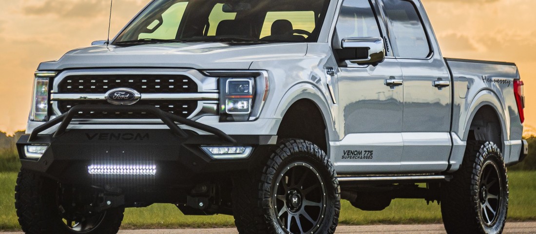 A platós kisteher, ami versenyautónak hiszi magát