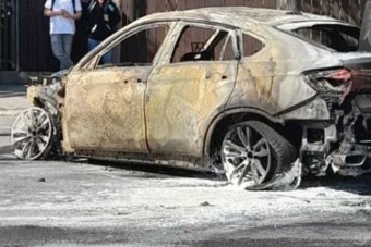 Az autómentőn ismét kigyulladt a BMW, ami már Soroksáron kiégett egyszer