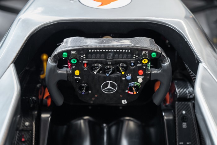 Újabb F1-es világbajnok autója kerül kalapács alá 6