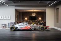 Újabb F1-es világbajnok autója kerül kalapács alá 10