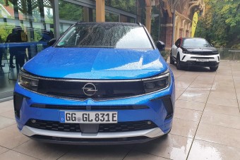 Friss SUV-okkal és régi Astrával támadna fel az Opel