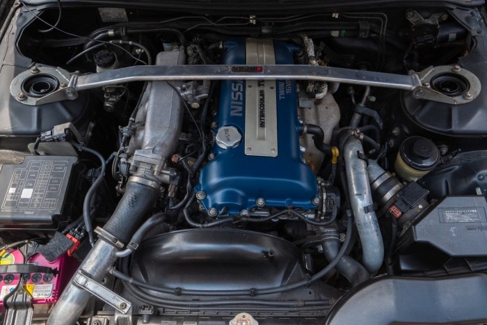 Térdünk is remeg ettől a régi Nissantól 8