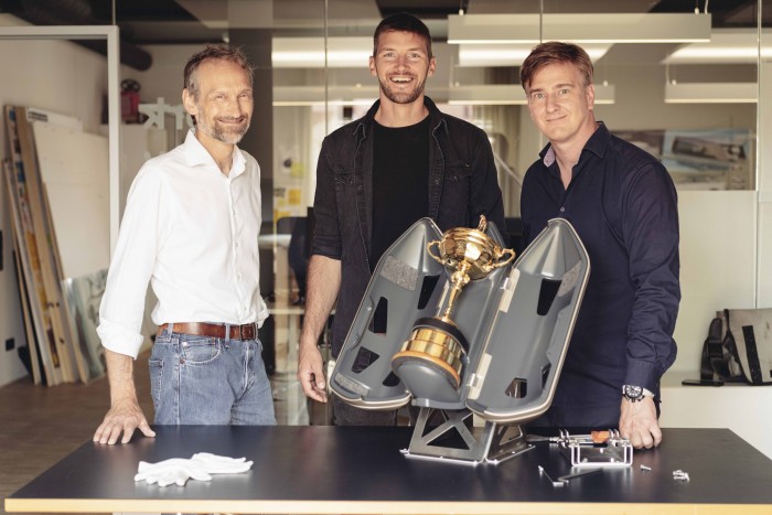 Különleges táskát tervezett a BMW