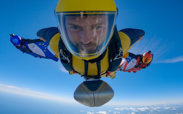 Különleges táskát tervezett a BMW 3 | Vezess Különleges táskát tervezett a BMW 3