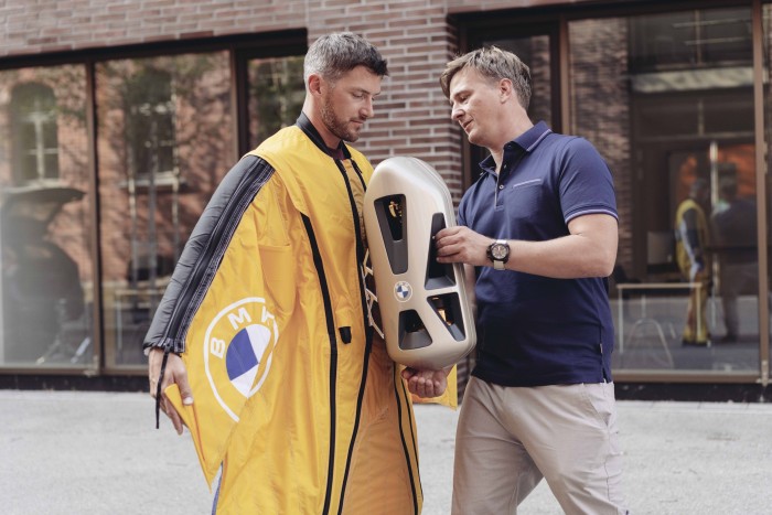 Különleges táskát tervezett a BMW 1 | Vezess Különleges táskát tervezett a BMW 1