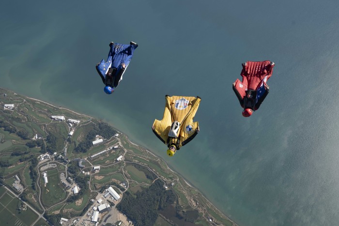 Különleges táskát tervezett a BMW 2