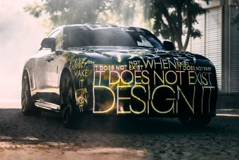 Hivatalos: villanyautót épít a Rolls-Royce!
